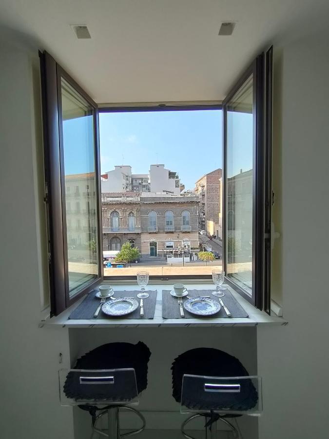 Finestre In Piazza Apartment Катания Екстериор снимка