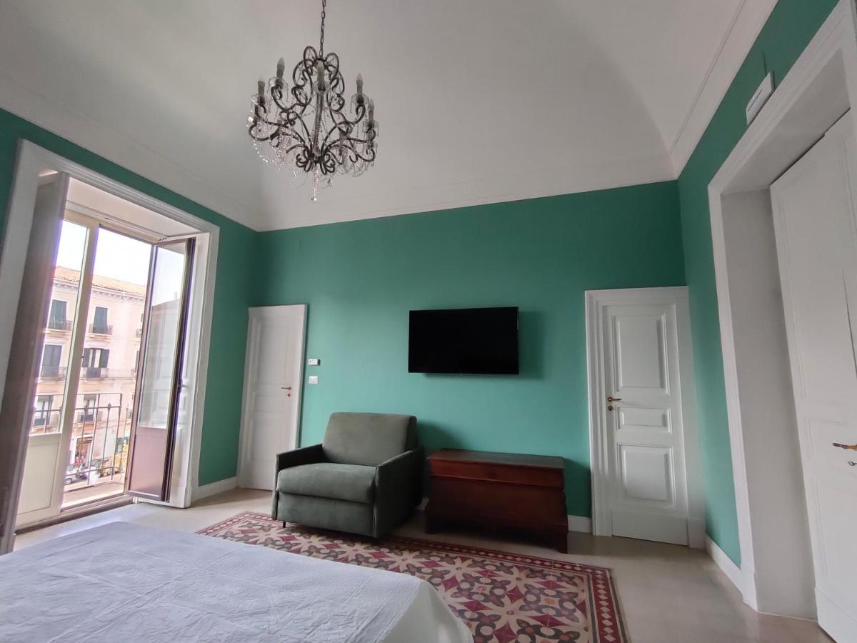 Finestre In Piazza Apartment Катания Екстериор снимка