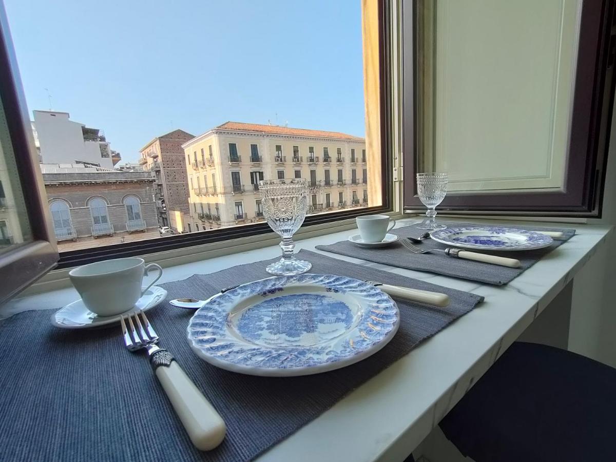 Finestre In Piazza Apartment Катания Екстериор снимка