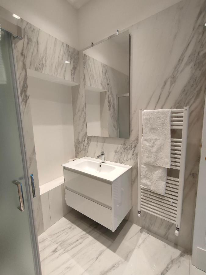 Finestre In Piazza Apartment Катания Екстериор снимка